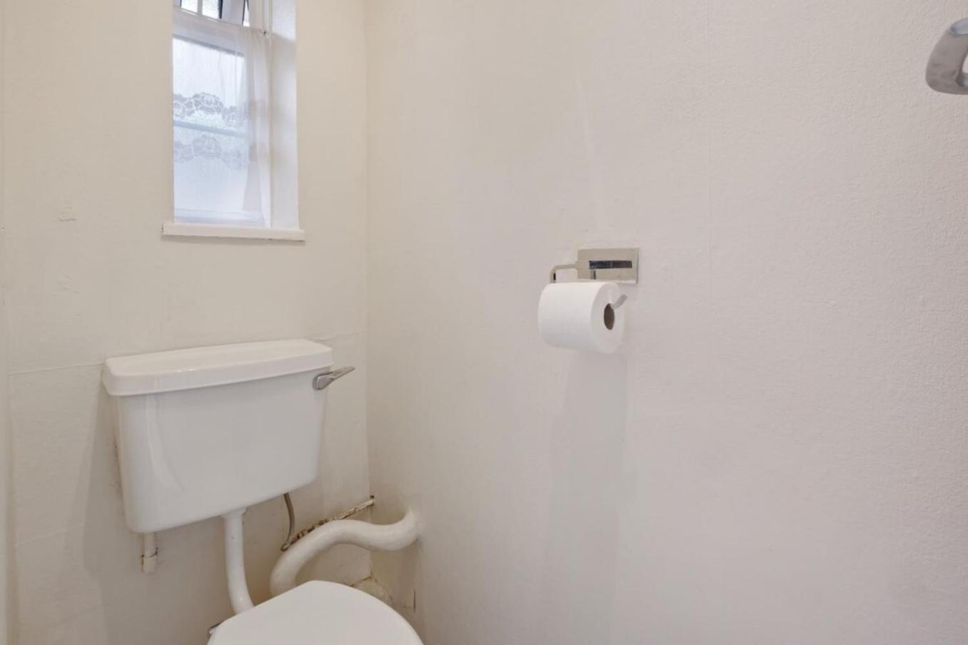 The Serene 2-Bedroom Flat W Free Street Parking Sutton  Buitenkant foto