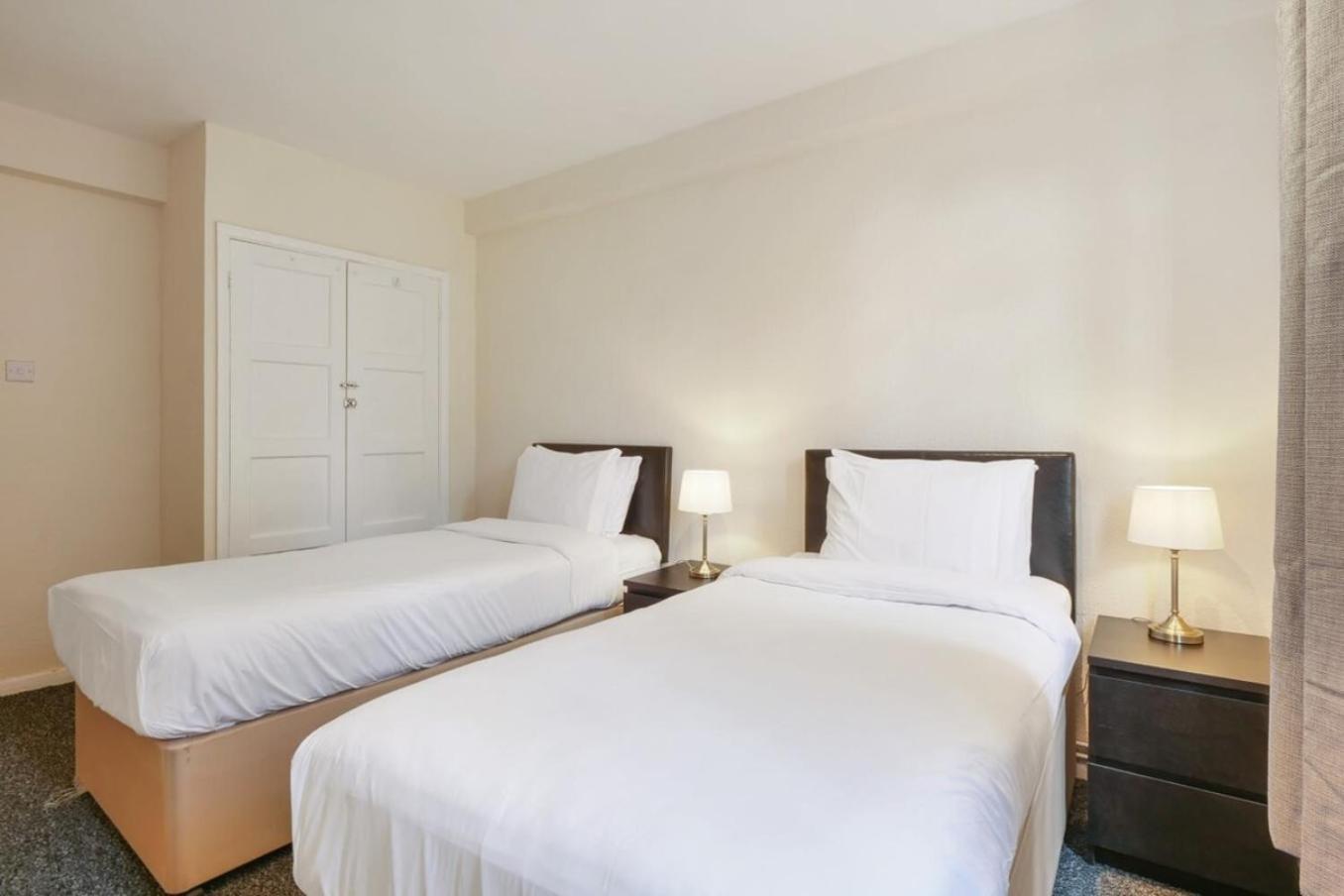 The Serene 2-Bedroom Flat W Free Street Parking Sutton  Buitenkant foto