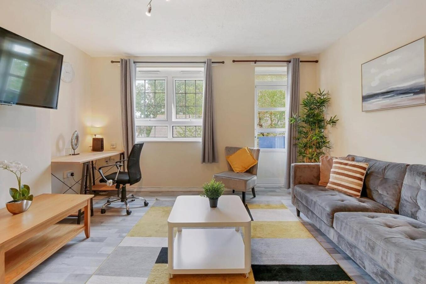 The Serene 2-Bedroom Flat W Free Street Parking Sutton  Buitenkant foto